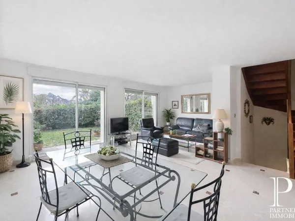 Duplex 6 pièces 123 m² 