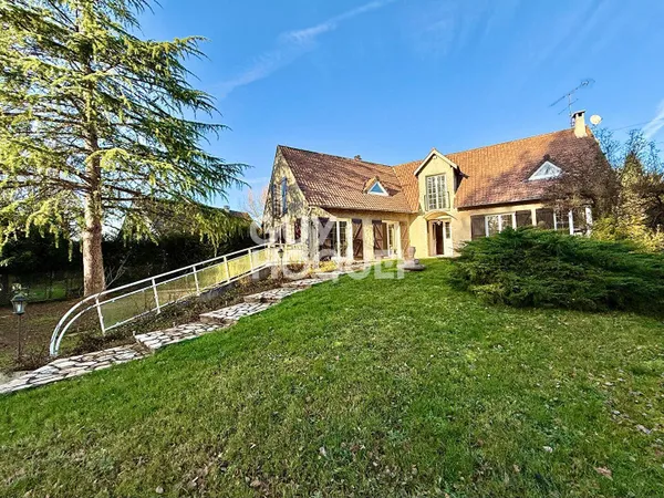 Maison 8 pièces 213 m² 
