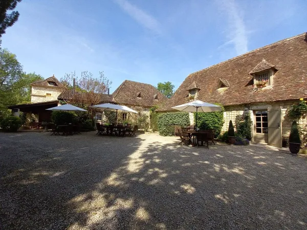 Maison de luxe 15 pièces 243 m² 