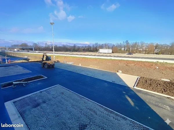 Local d'activité 378 m² 