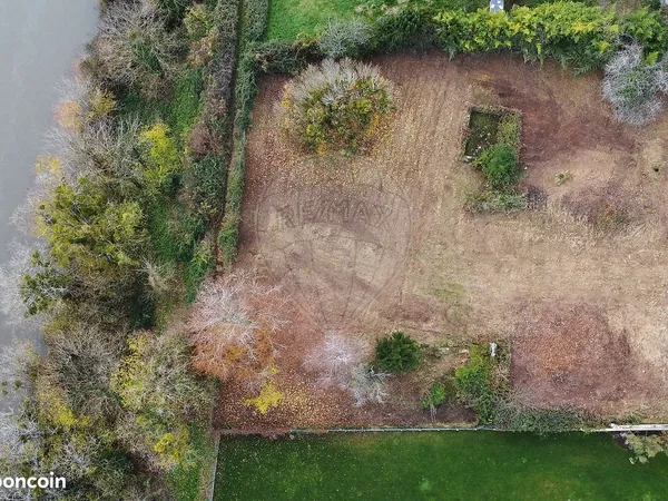Terrain 3 000 m² Saint Ay 