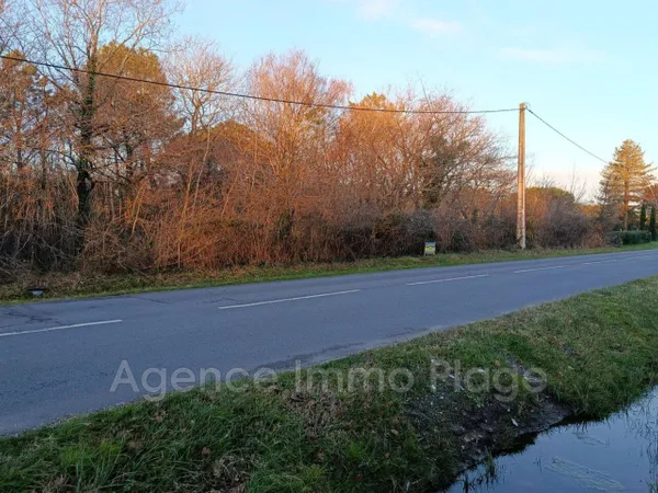 Terrain 2897 m² 