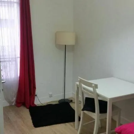 Studio 1 pièce 13 m² 