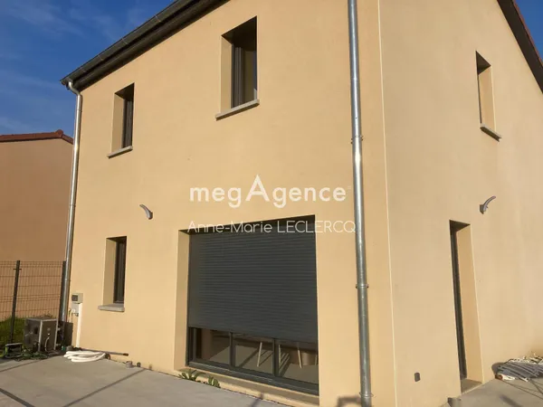 MAISON AVEC PISCINE A VENDRE SUR MONTANAY 