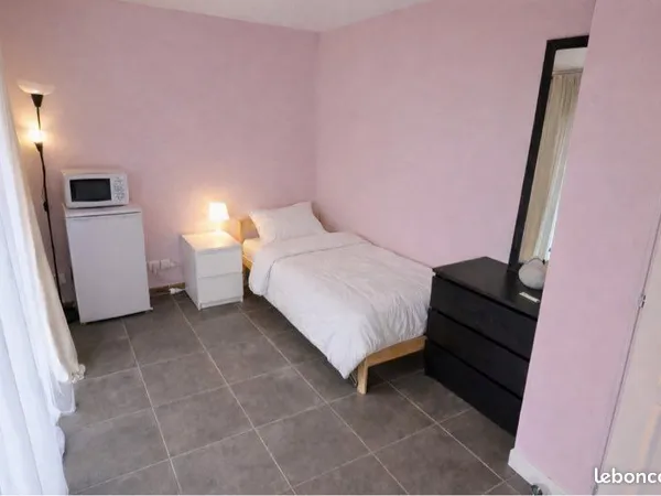 Loue chambre sur long terme 45 min de paris 