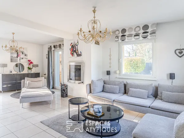 Maison familiale avec véranda et piscine 