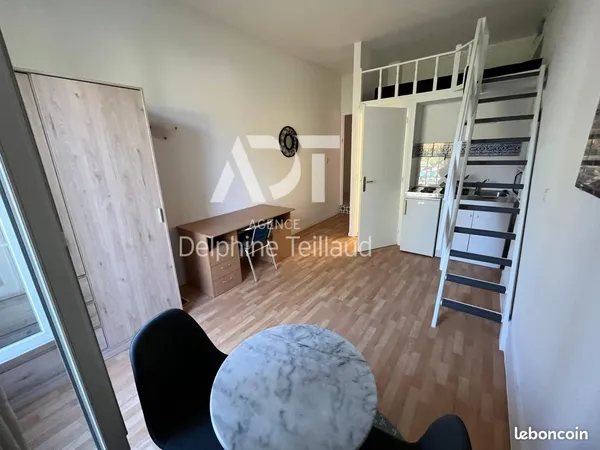Studio 1 pièce 17 m² 