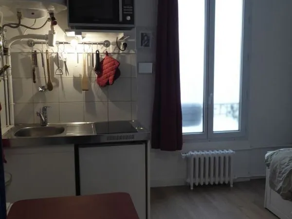 Studio 1 pièce 12 m² 