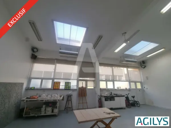 Rare sur le secteur : Ancien atelier d'artiste - Local POLYVALENT de 130 m² à proximité 