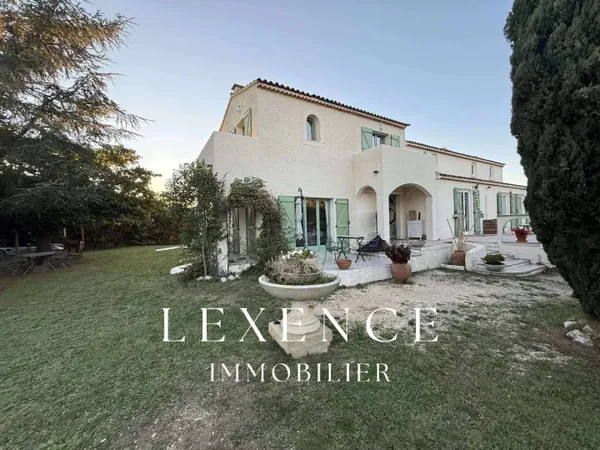 Maison 6 pièces 240 m² 