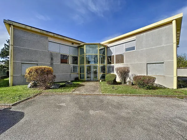 Local professionnel 80 m² 