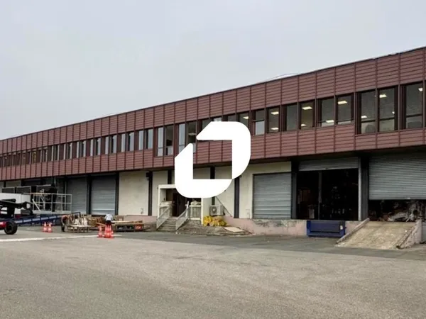 Local industriel 1 351 m² 