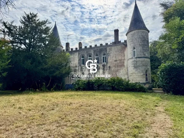Saint-Loubès, manoir de 10p, parc, piscine et dépendances. 
