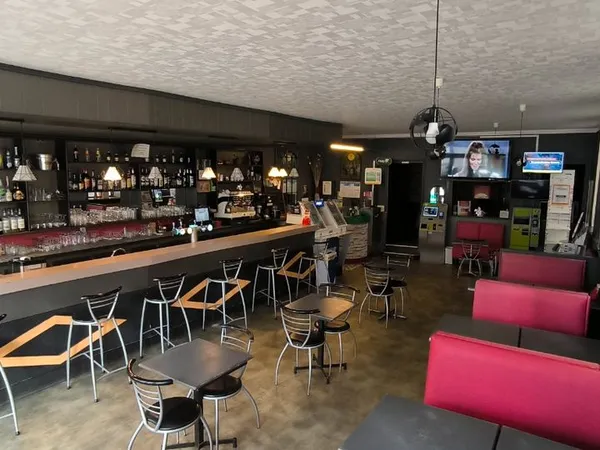 Bar “Le Globe” - PMU • FDJ • Licence IV 