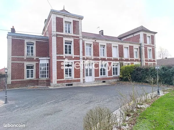 Maison 10 pièces 274 m² 