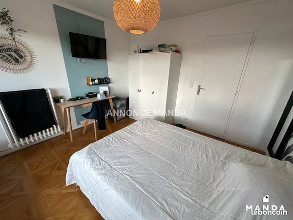Chambre 6 pièces 15 m² 