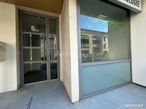Local bureaux 50 m² 