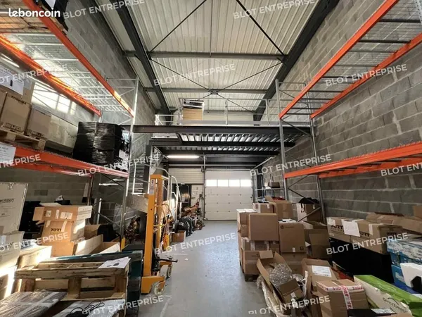 Local d'activité 258 m² 