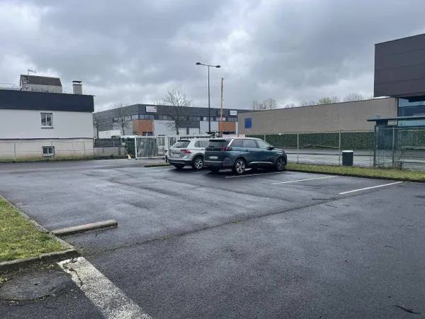 Local d'activité 1522 m² 