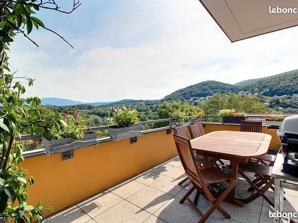 Appartement T5 dernier étage terrasse Jacuzzi vue mont-blanc 