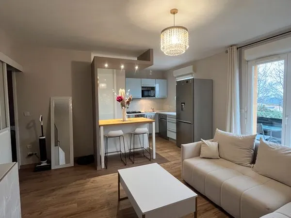 T2 lumineux 50m² - Balcon - Parking - Proche centre 