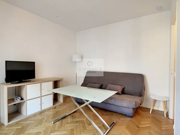 Studio 1 pièce 18 m² 