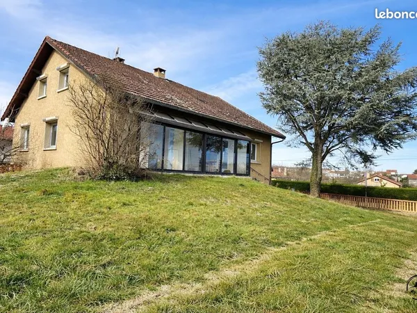 Propriété 6 pièces 137 m² 
