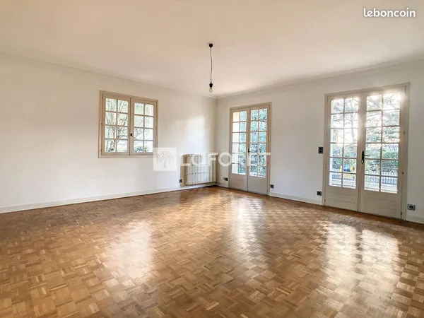Maison 7 pièces 249 m² 