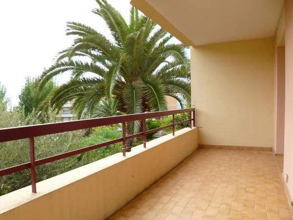 NICE OUEST Corniche Fleurie : Lumineux 2 Pièces (51m2) + Ter 