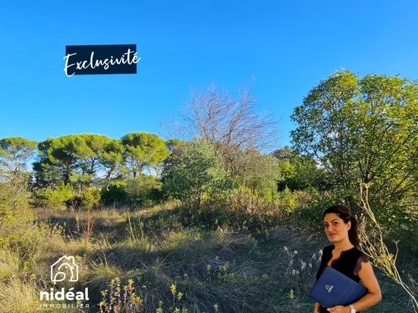 Terrain 896 m² 