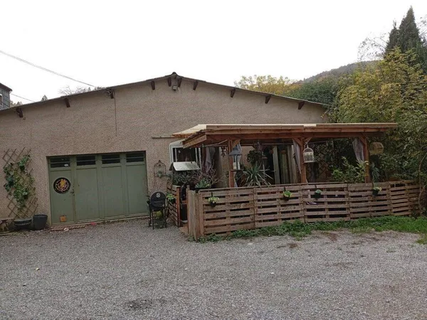 Maison de plain-pied 7 pièces 156 m² 