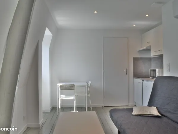 Studio 1 pièce 19 m² 