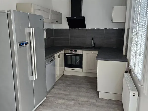 Appartement récent 50 m² neuf T2 (eau et électricité compris) 