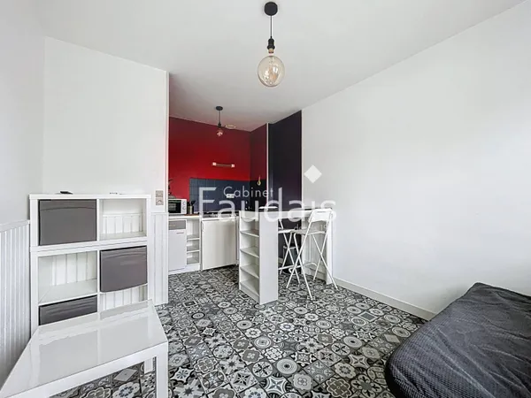 Studio 1 pièce 15 m² 