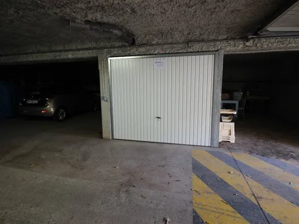 Parking 13 m² 