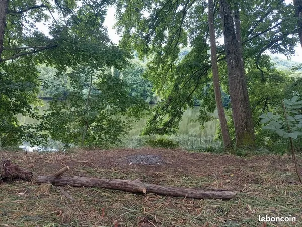 Terrain de loisirs au bord de la Moselle 