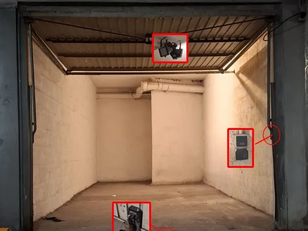 BOX fermé sécurisé, 13008 Rouet, avec électricité 