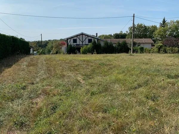 Terrain viabilisé village de Saint-Loubouer (40320) 
