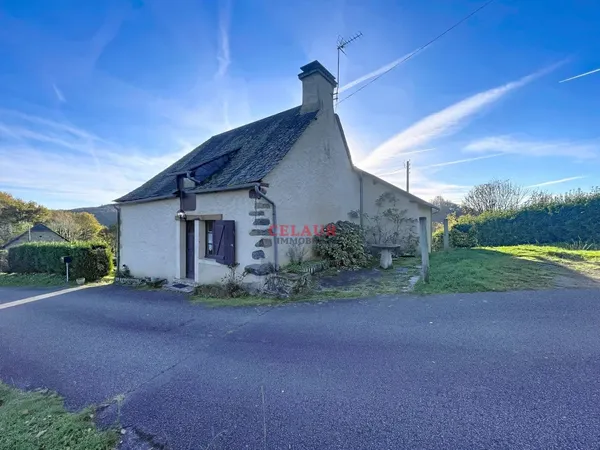 MAISON À RÉNOVER AVEC VUE DEGAGEE À LAGUENNE 
