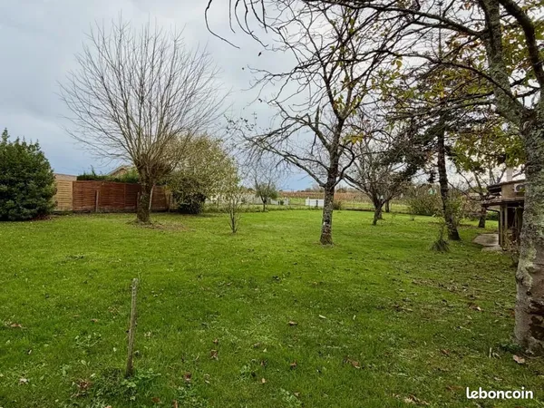 Terrain 790 m² Blaye 