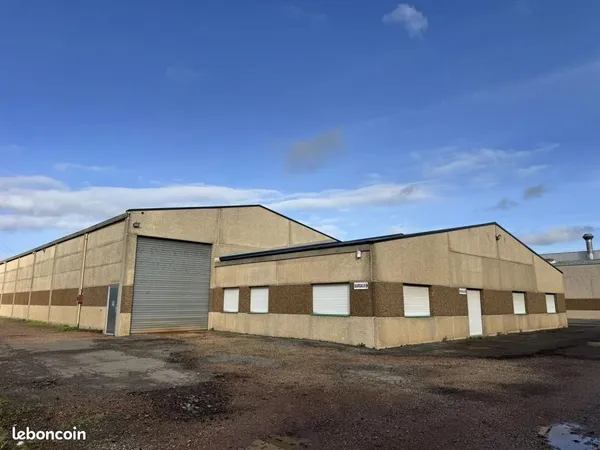Local industriel 3 600 m² 