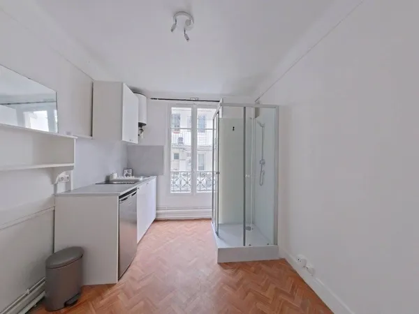 Studio 1 pièce 9 m² 