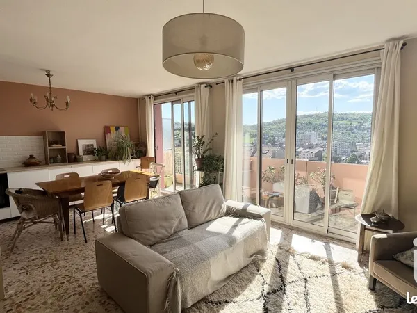 Appartement 4 pièces 82 m² 