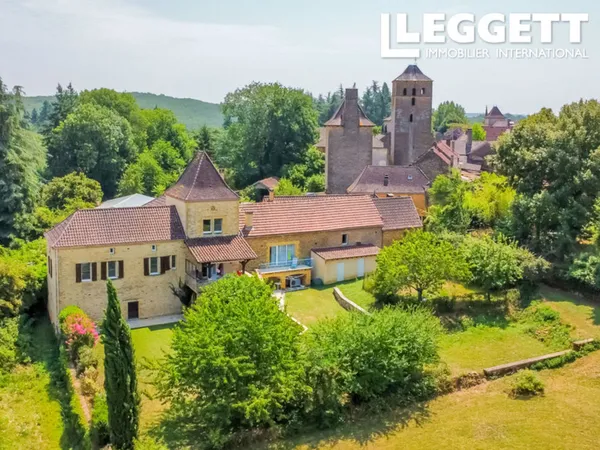 Demeure périgourdine de prestige avec Piscine intérieure et Logements indépendants ? Quercy / 