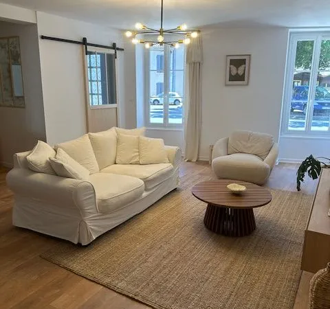 Maison 4 pièces 160m2, garage + jardinet 
