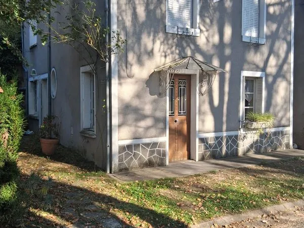 Ensemble immobilier en campagne 