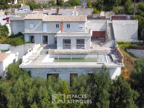 Villa contemporaine à achever avec ascenseur et vue panoramique 