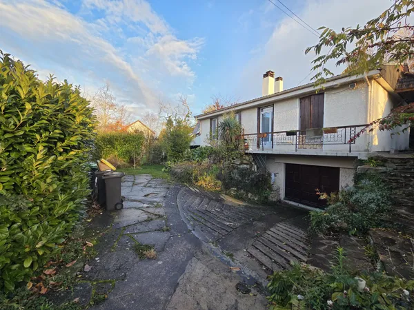 Maison Individuelle de Plain-Pied avec Grand Terrain et Stud 