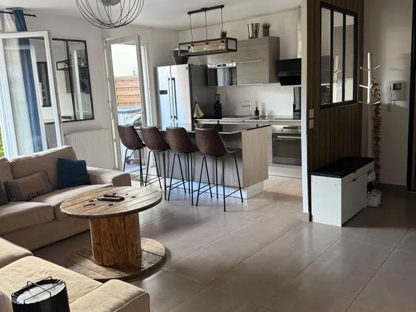 F3 lumineux avec terrasse 25m2 - Résidence Villa Milano (2012) 