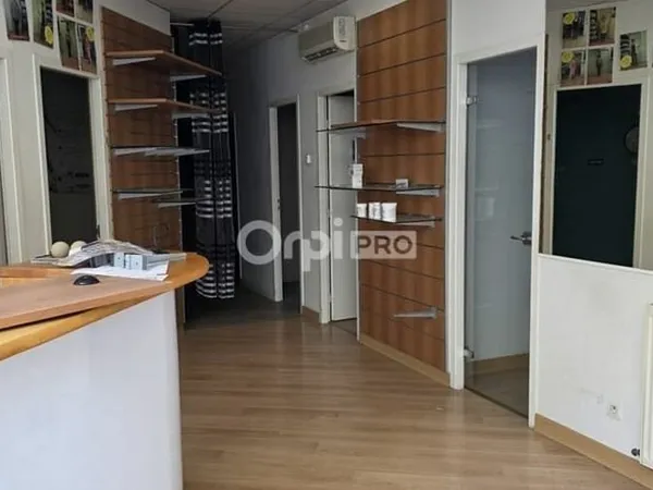 Local commercial 115 m²